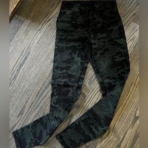 28” Camo Lululemon Aligns
